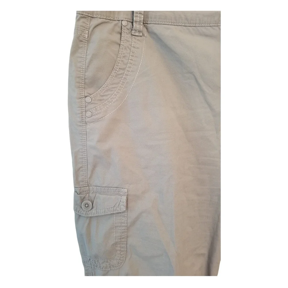 Gloria Vanderbilt Skimmer Gray Women's Shorts Size 12 37/38 Inseam 14 in - Picture 2 of 9